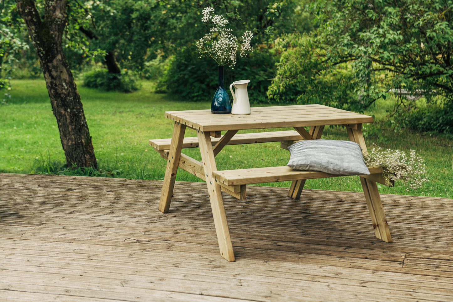 Classis Picnic Table