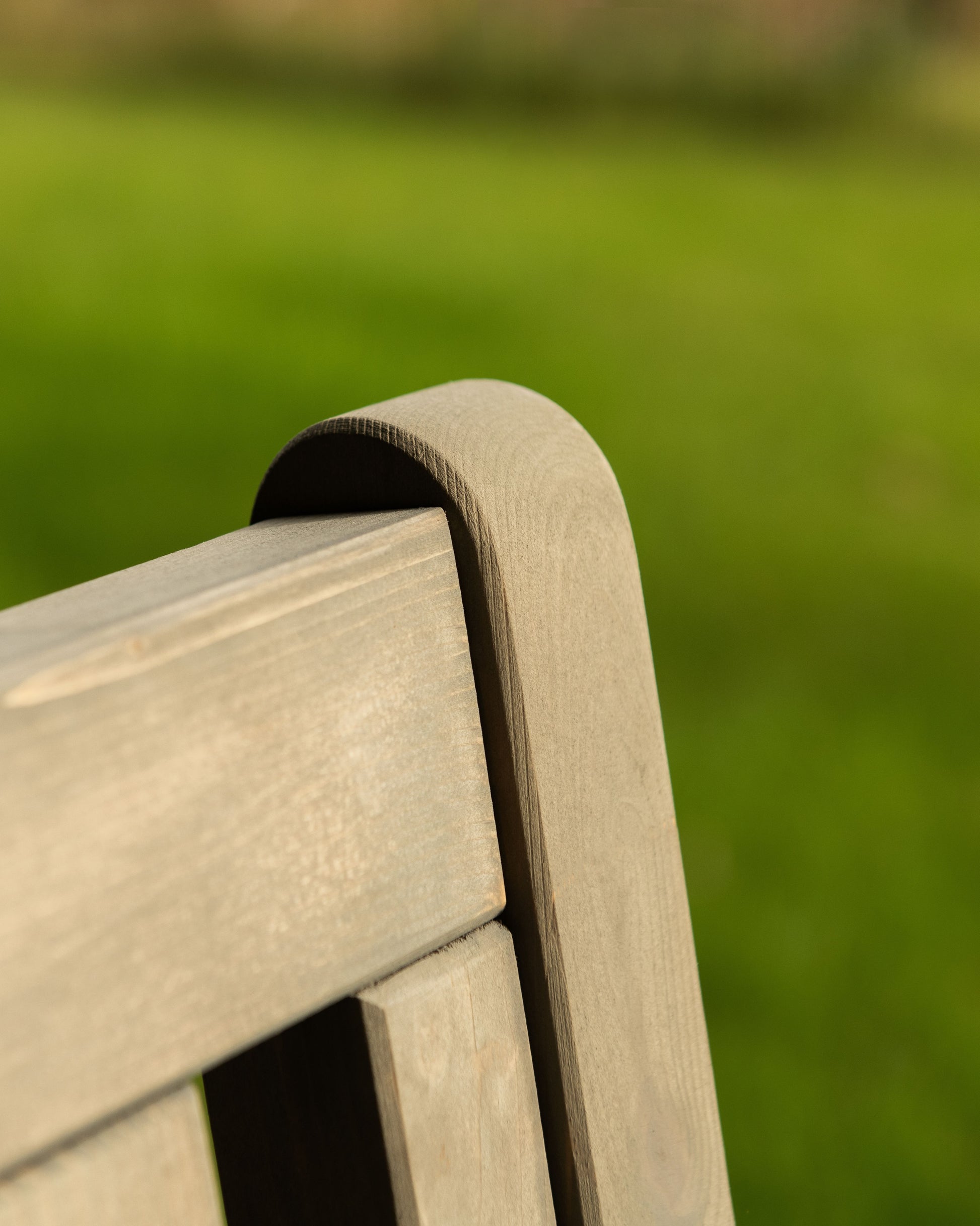 back details for AMATA garden bench